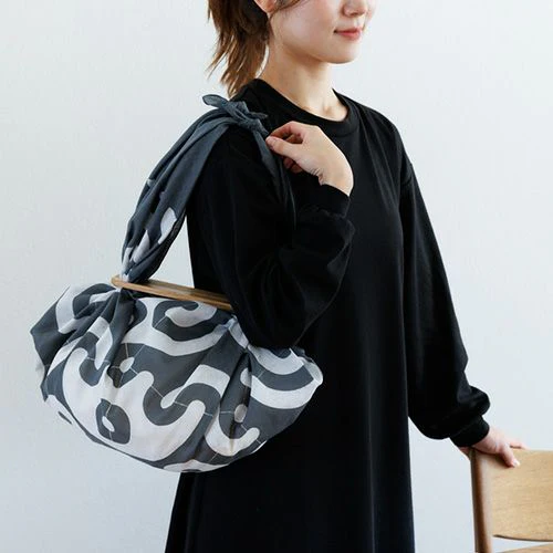 Furoshiki 100 â Karakusa in Gray - Image 3