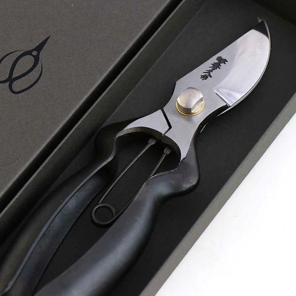 Hidehisa Carbon Steel Garden Pruners — BB200Y - Image 4