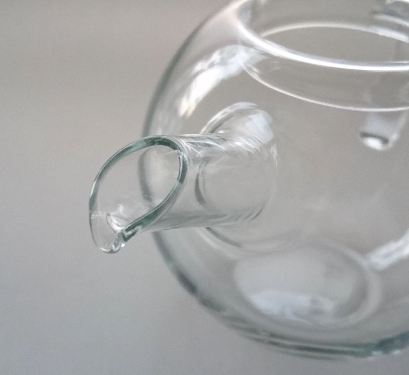 Manmaru Glass Teapot with Glass Handle — 1L - Image 3