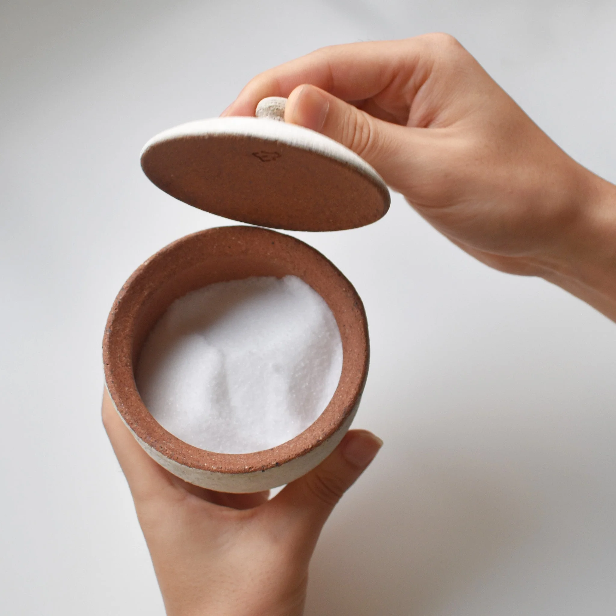 Shigaraki Salt Pot (L) - Image 6