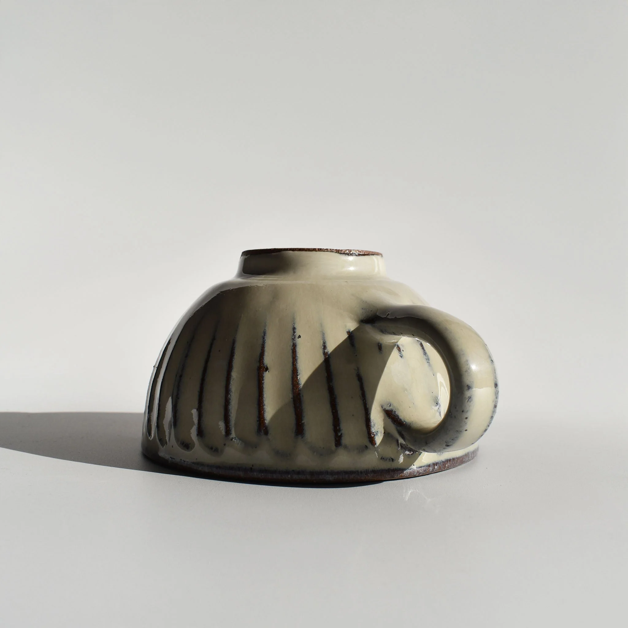 Shigaraki Shiro-yu White Glaze Carved Latte Soup Mug - Image 5