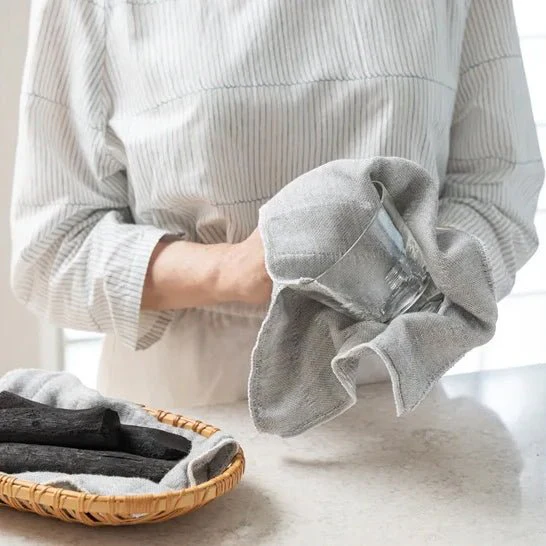 Shirayuki Kitchen Cloth with Binchotan Charcoal - Image 3