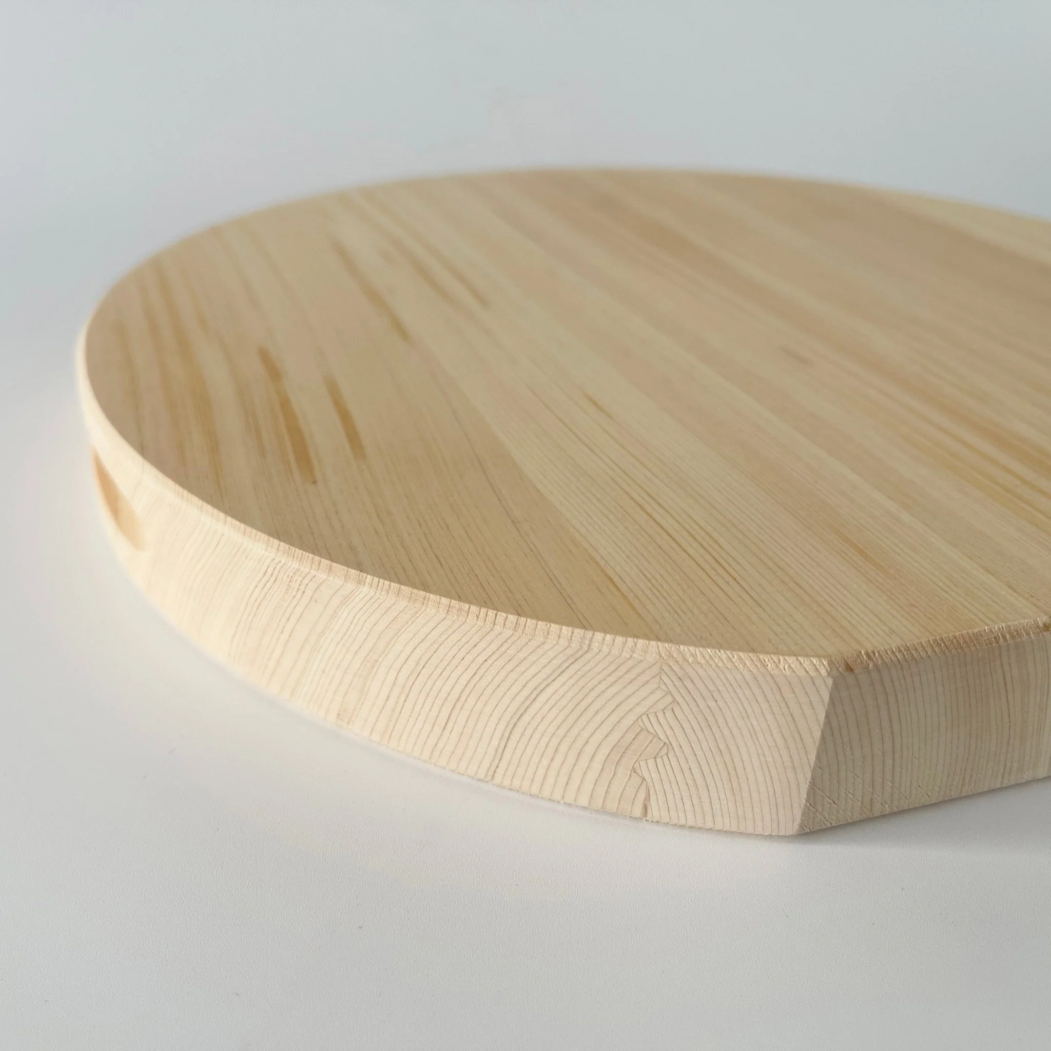 Yamaichi Hinoki Grand Round Cutting Board - Image 3