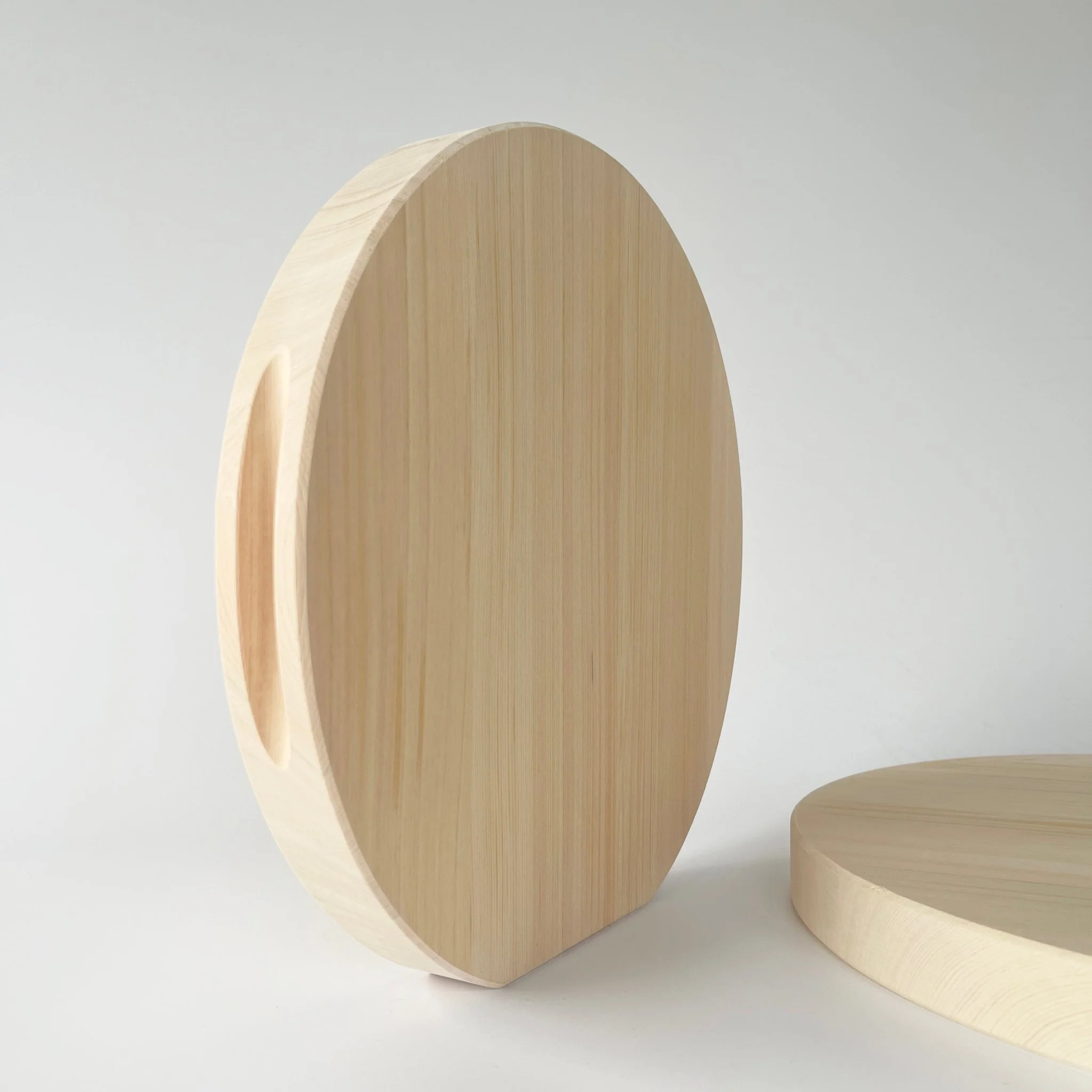 Yamaichi Hinoki Grand Round Cutting Board - Image 4